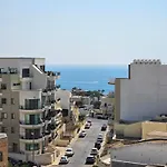 Prestigious & Modern Seaview Penthouse With Private Jacuzzi