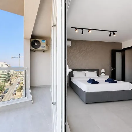 Prestigious & Modern Seaview Penthouse With Private Jacuzzi