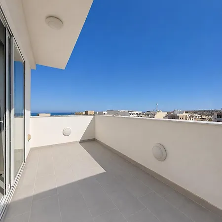 Prestigious & Modern Seaview Penthouse With Private Jacuzzi * Marsaskala