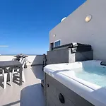 Prestigious & Modern Seaview Penthouse With Private Jacuzzi *