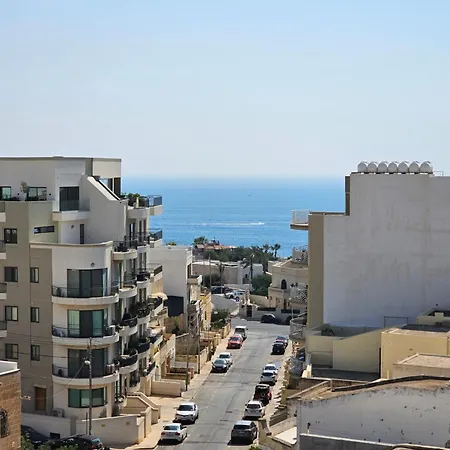 Prestigious & Modern Seaview Penthouse With Private Jacuzzi