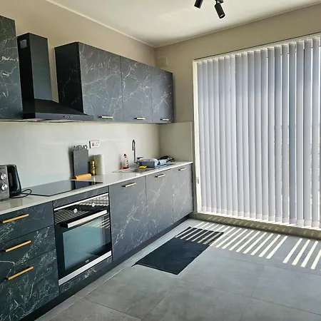 Prestigious & Modern Seaview Penthouse With Private Jacuzzi *