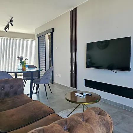 Prestigious & Modern Seaview Penthouse With Private Jacuzzi