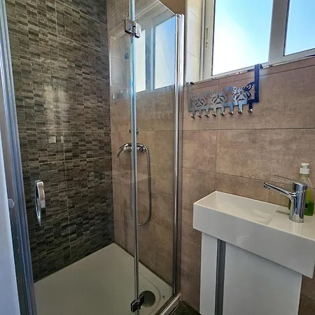 아파트 Prestigious & Modern Seaview Penthouse With Private Jacuzzi