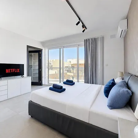Prestigious & Modern Seaview Penthouse With Private Jacuzzi * Marsaskala
