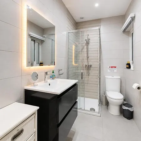 Apartment Prestigious & Modern Seaview Penthouse With Private Jacuzzi Marsaskala