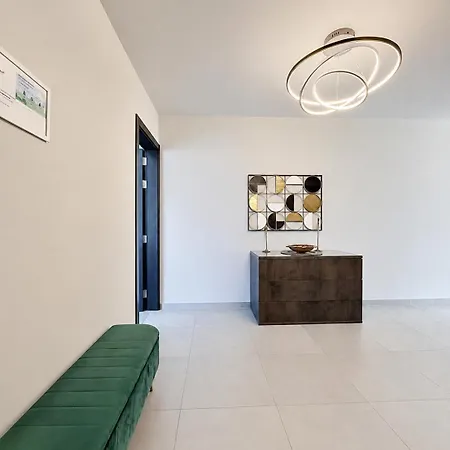 Prestigious & Modern Seaview Penthouse With Private Jacuzzi Lägenhet *